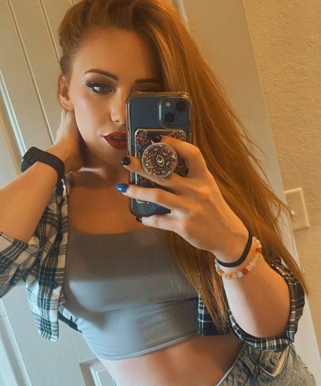 Naakte gelekte OnlyFans-foto van Isla Dawn