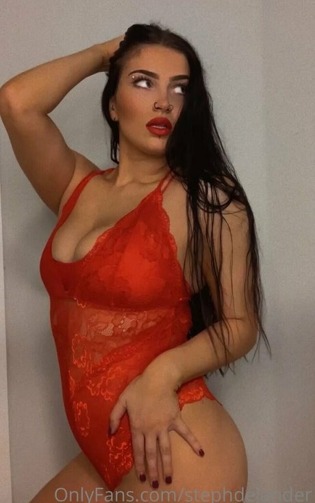 Steph De Lander