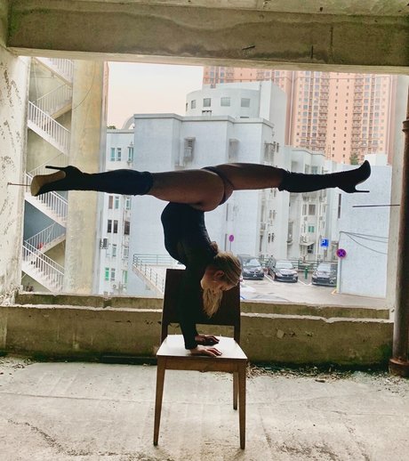 Naakte gelekte OnlyFans-foto van Racharmstrong