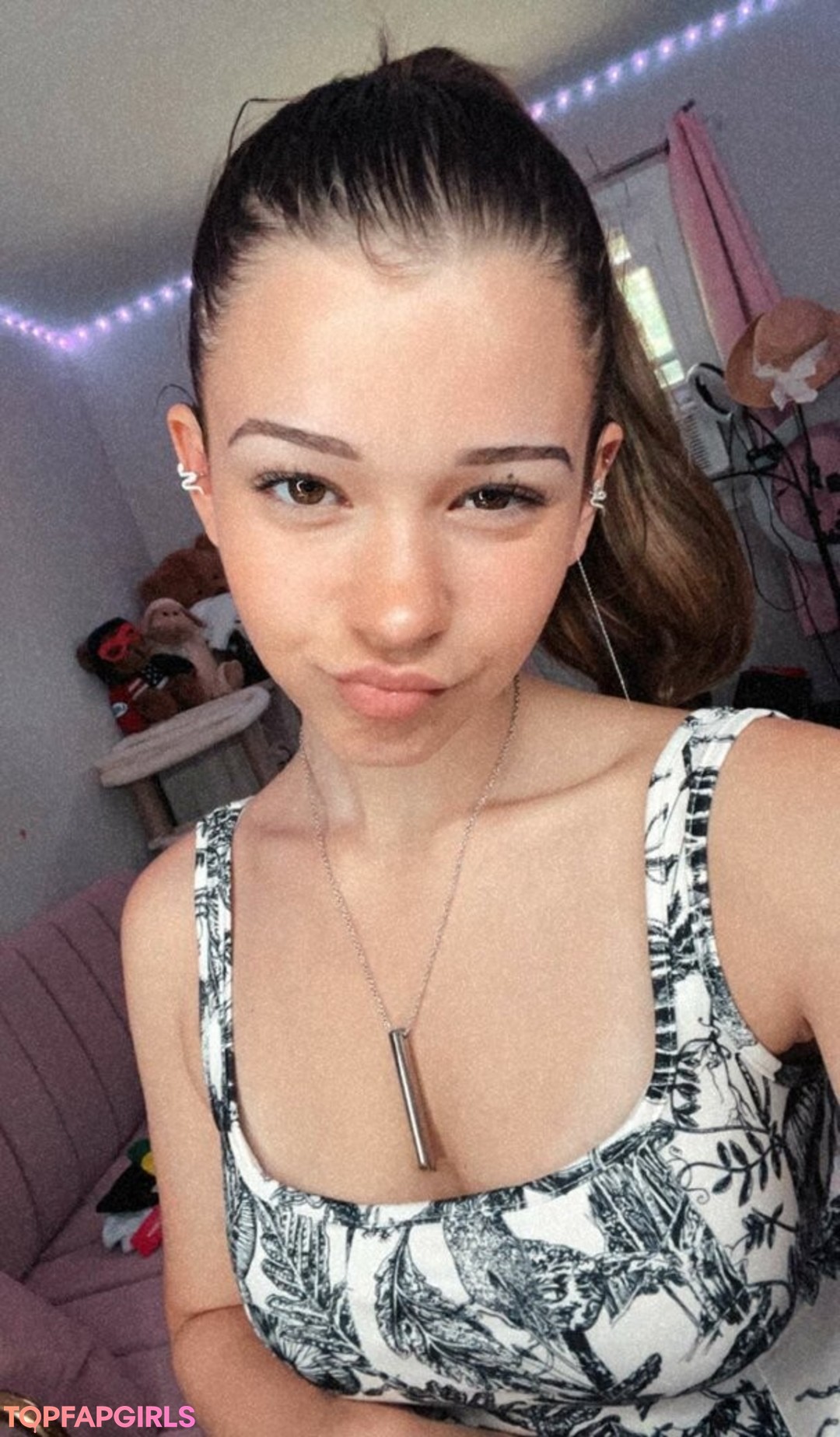 Naakte gelekte OnlyFans-foto van Nikki Woods #1078