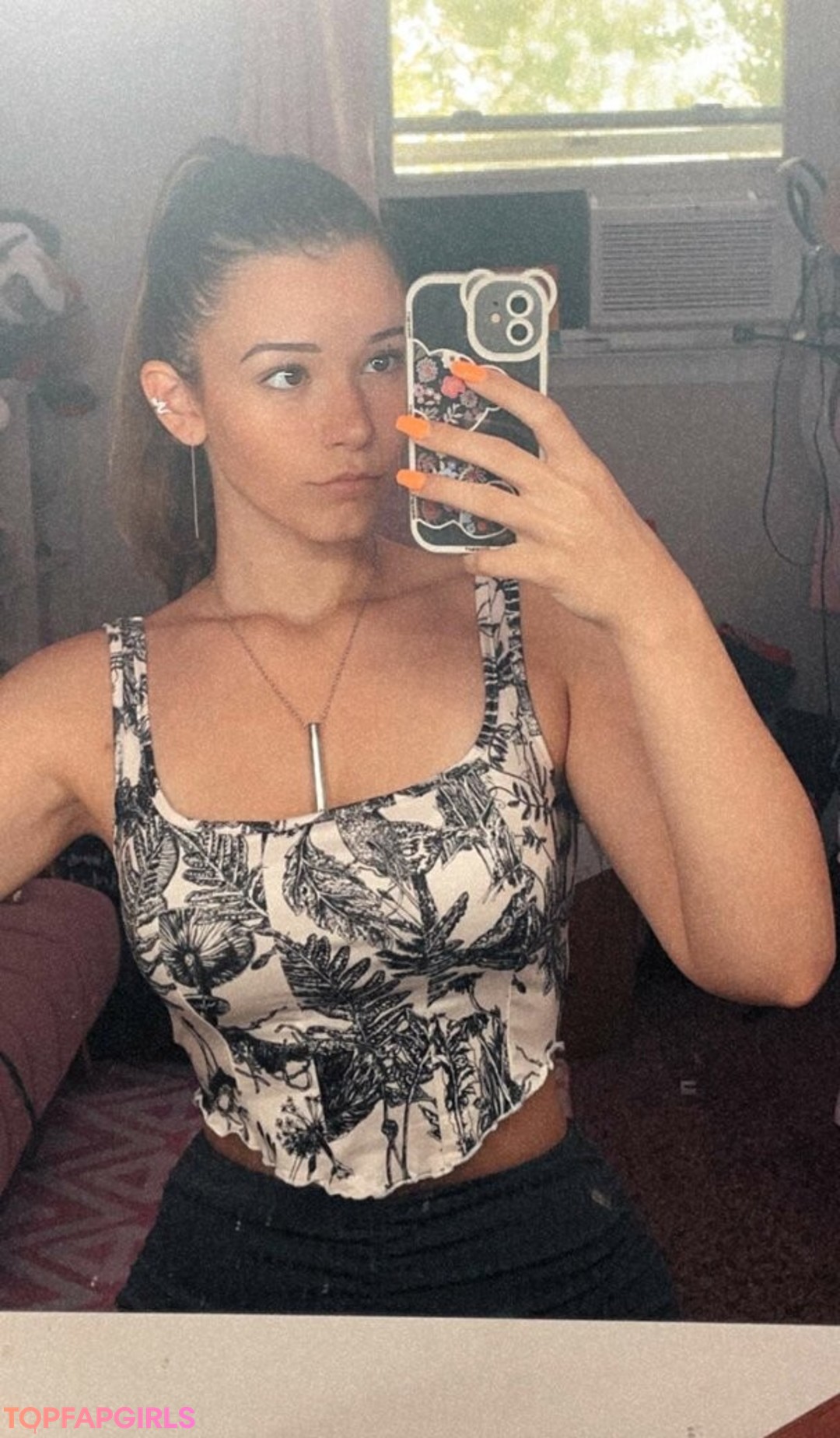 Naakte gelekte OnlyFans-foto van Nikki Woods #1079