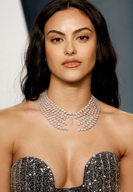 Camila Mendes