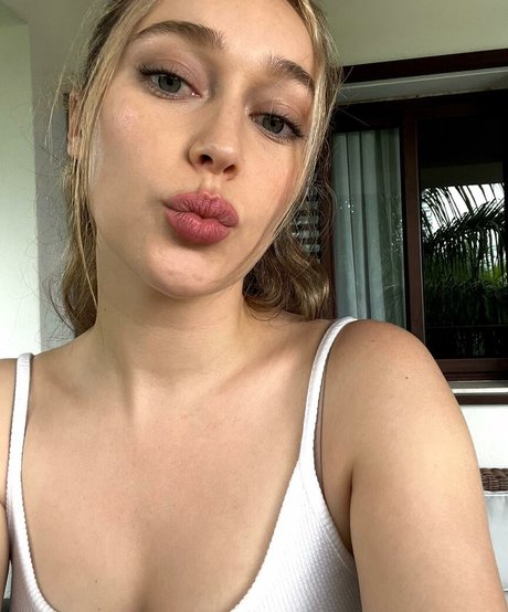 Alycia Debnam Carey
