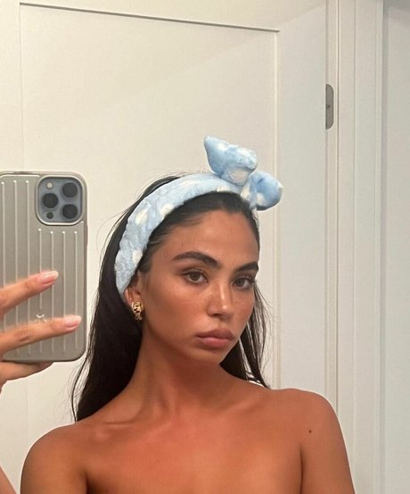 Naakte gelekte OnlyFans-foto van Christina Nadin