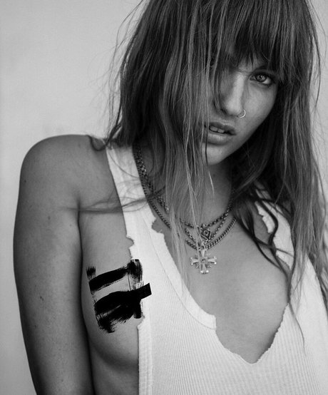 Victoria De Angelis