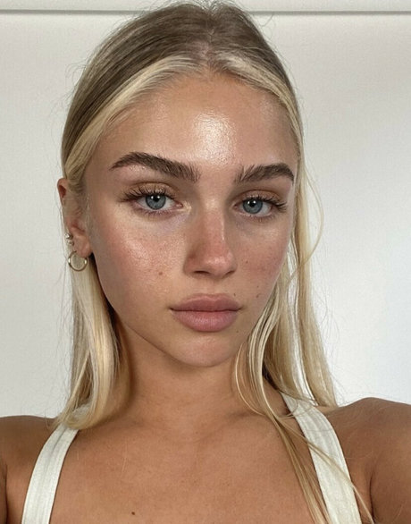 Naakte gelekte OnlyFans-foto van Maddie Francesca