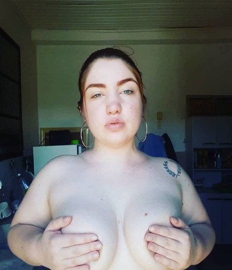 Naakte gelekte OnlyFans-foto van Bianca Adami
