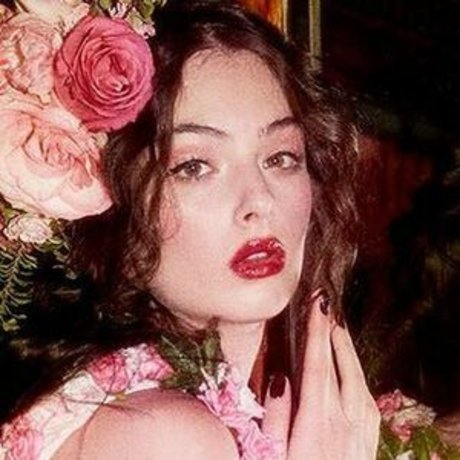 Naakte gelekte OnlyFans-foto van Deva Cassel