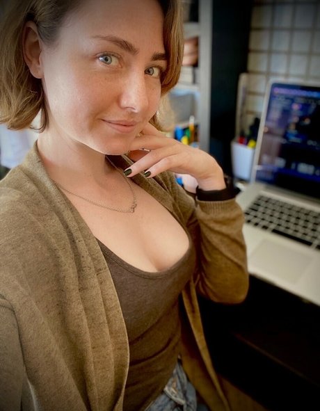 WhisperAudios ASMR