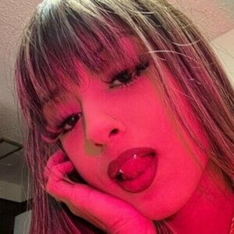 Naakte gelekte OnlyFans-foto van Luvrosa