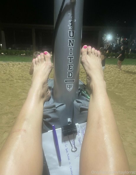 Naakte gelekte OnlyFans-foto van Taylorraz