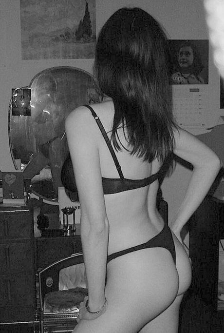 Naakte gelekte OnlyFans-foto van Clare Davey42
