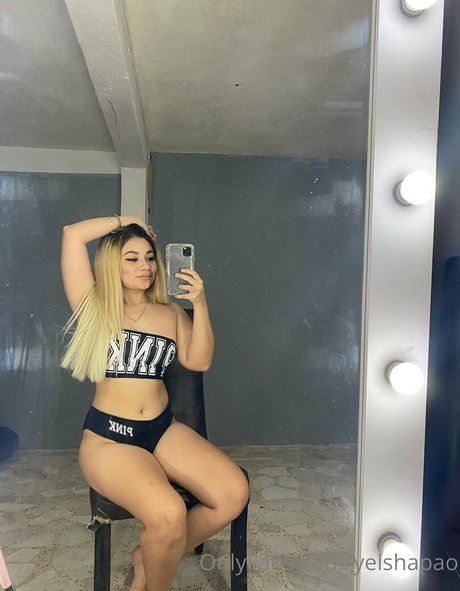 Naakte gelekte OnlyFans-foto van Yelshapao