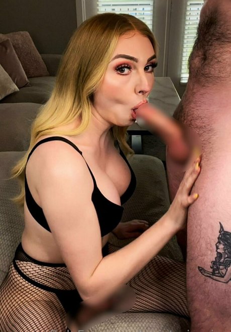 Naakte gelekte OnlyFans-foto van Tsvictoriaprice