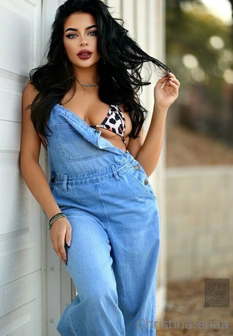Naakte gelekte OnlyFans-foto van Christinaenaa