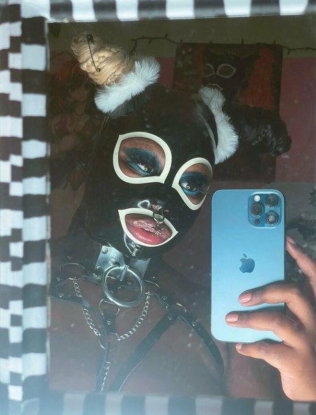 Naakte gelekte OnlyFans-foto van Nymphenchantress