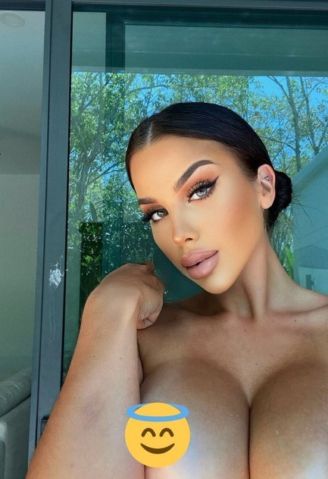Naakte gelekte OnlyFans-foto van Elyssa Monson