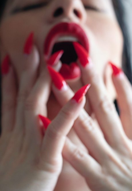 Naakte gelekte OnlyFans-foto van Gothamqueenslaysfree