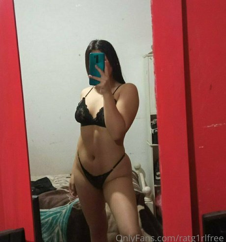 Naakte gelekte OnlyFans-foto van Ratg1rlfree