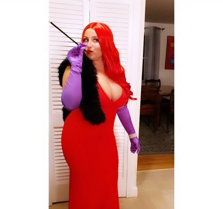 Naakte gelekte OnlyFans-foto van Lizzy Maguire