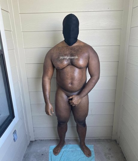 Naakte gelekte OnlyFans-foto van Jodymuscle