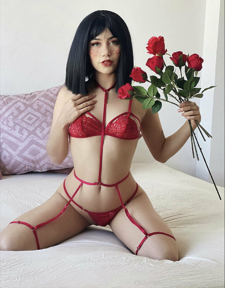 Naakte gelekte OnlyFans-foto van Marinateen