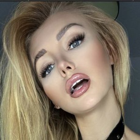 Naakte gelekte OnlyFans-foto van Miss Donatella