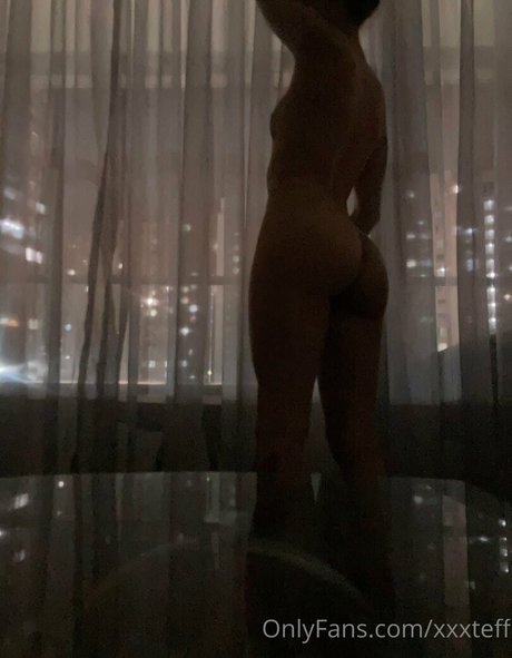 Naakte gelekte OnlyFans-foto van Xxxteff