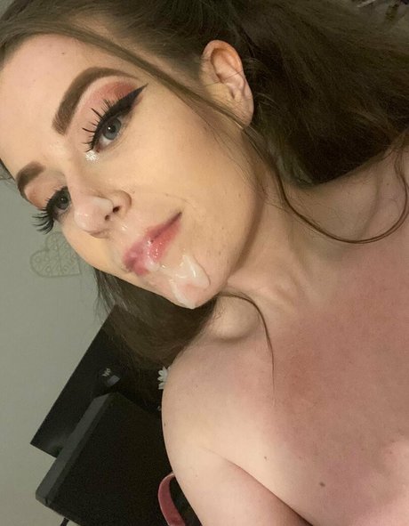 Naakte gelekte OnlyFans-foto van Ameliaskye