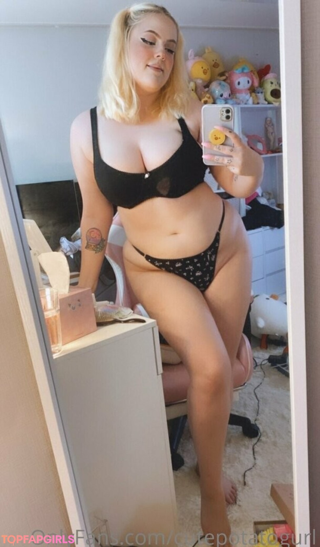 Naakte gelekte OnlyFans-foto van Cutepotatogurl #8 Naakte gelekte OnlyFans-foto van Cutepotatogurl #8