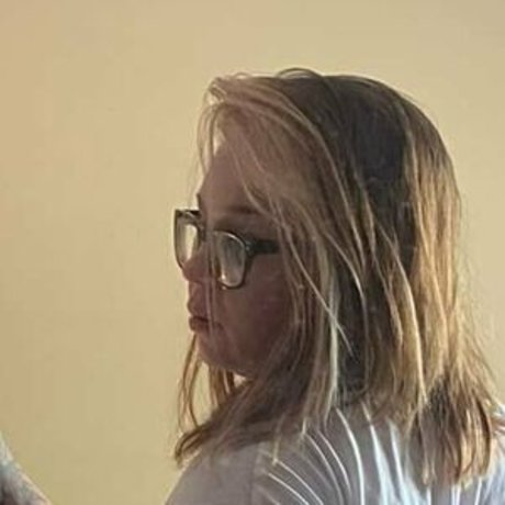 Naakte gelekte OnlyFans-foto van Theyhateshippy