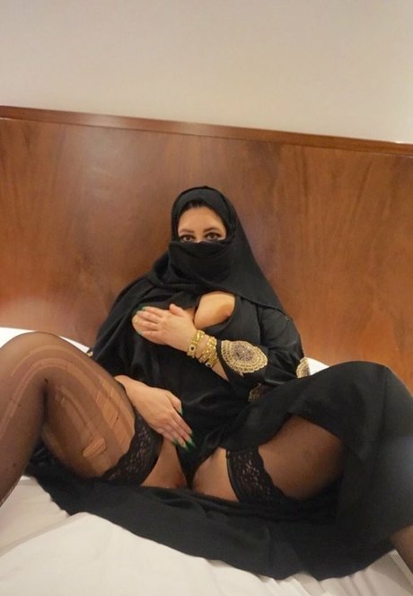 Naakte gelekte OnlyFans-foto van Persiana