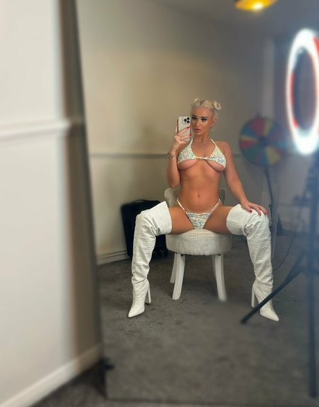 Naakte gelekte OnlyFans-foto van Chelsea Blonde