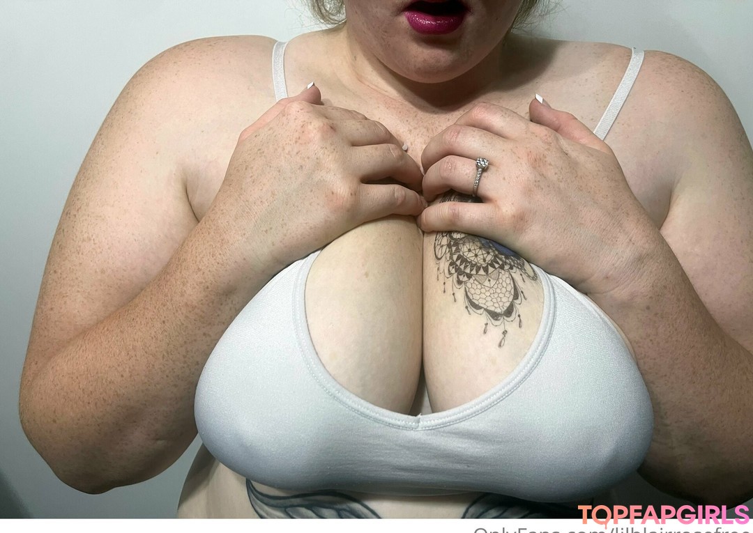 Naakte gelekte OnlyFans-foto van Lilblairrosefree #1 Naakte gelekte OnlyFans-foto van Lilblairrosefree #1