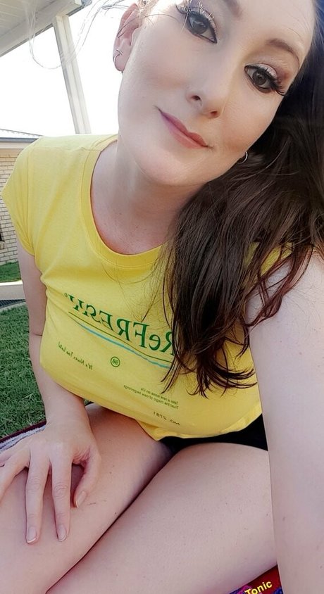 Naakte gelekte OnlyFans-foto van Toniclust