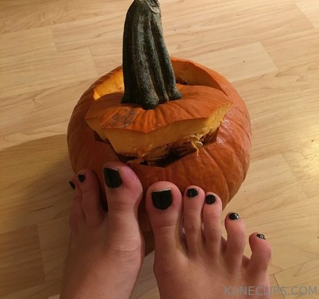 Naakte gelekte OnlyFans-foto van Kimberlykane