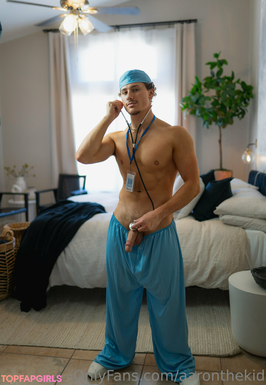 Naakte gelekte OnlyFans-foto van Aaronthekid #2 Naakte gelekte OnlyFans-foto van Aaronthekid #2