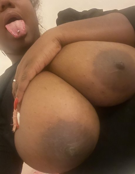 Naakte gelekte OnlyFans-foto van Asiafalchi
