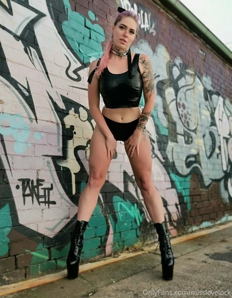 Naakte gelekte OnlyFans-foto van Misslovelock