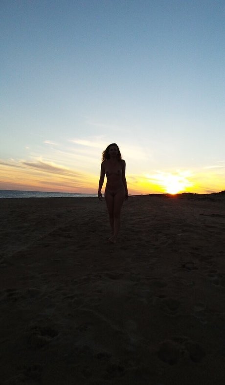 Naakte gelekte OnlyFans-foto van Carinamoreschi