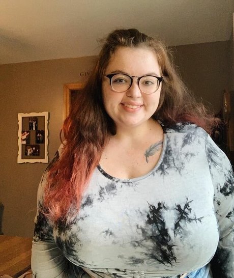 Naakte gelekte OnlyFans-foto van Ahitsnatalie