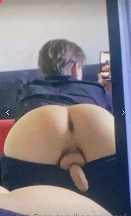 Naakte gelekte OnlyFans-foto van Harvspierce