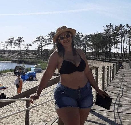 Naakte gelekte OnlyFans-foto van Aline Barreto