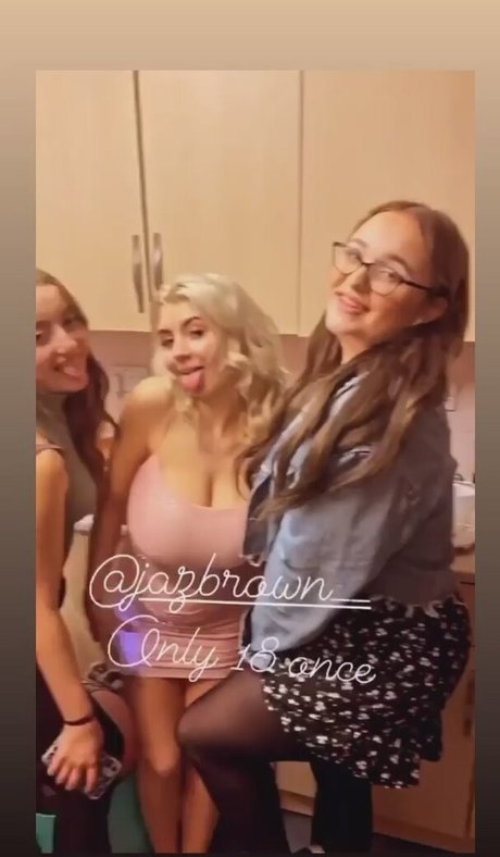 Naakte gelekte OnlyFans-foto van Jazmineblouise
