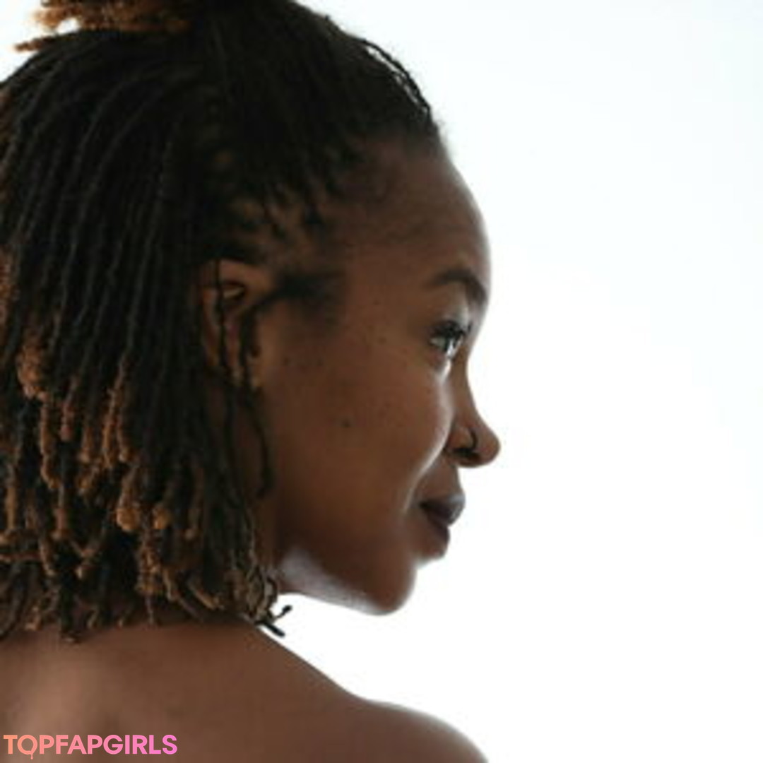 Naakte gelekte OnlyFans-foto van Krystal Tantric Yogi #20 Naakte gelekte OnlyFans-foto van Krystal Tantric Yogi #20