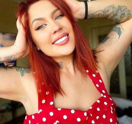 Naakte gelekte OnlyFans-foto van Marina Burnashova