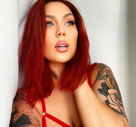 Naakte gelekte OnlyFans-foto van Marina Burnashova