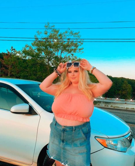 Naakte gelekte OnlyFans-foto van Amberly