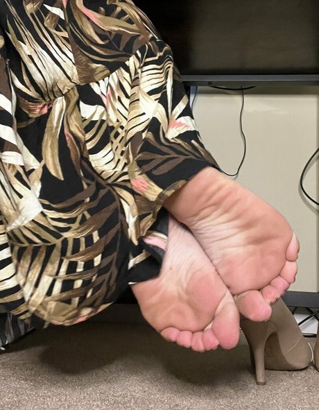 Naakte gelekte OnlyFans-foto van Hopesprettypiggies