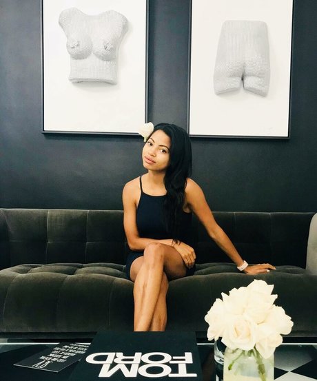 Naakte gelekte OnlyFans-foto van Camille Hyde